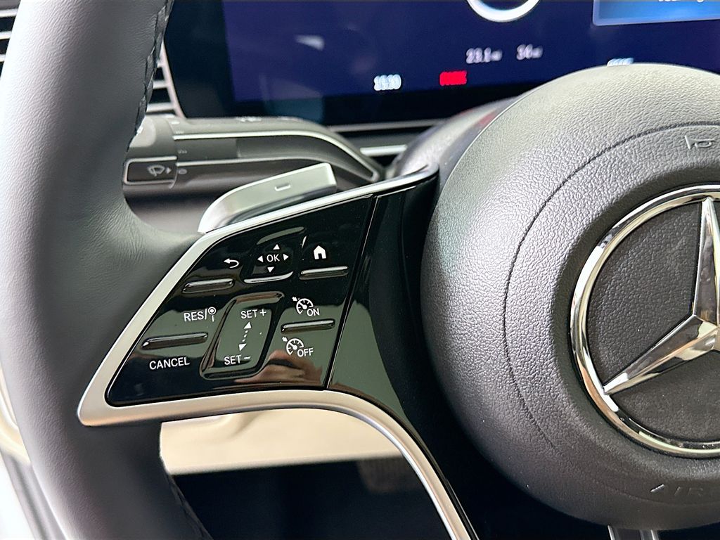 Thumbnail: 2026 Mercedes-Benz GLE - 12
