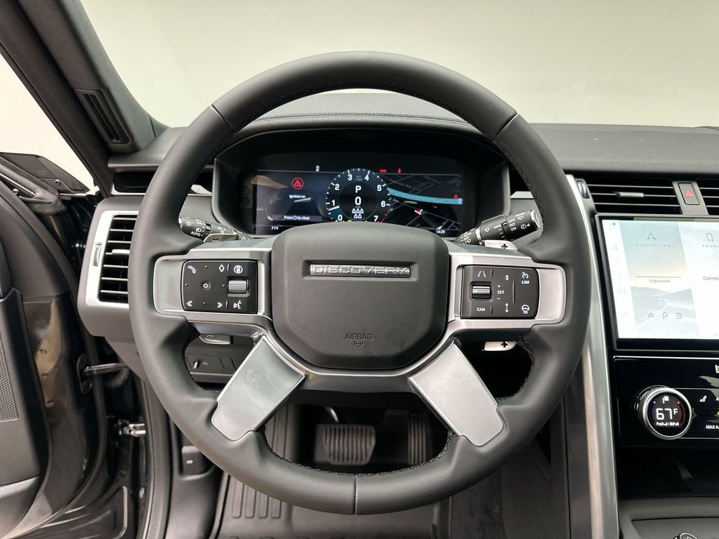 Thumbnail: 2026 Land Rover Discovery - 15