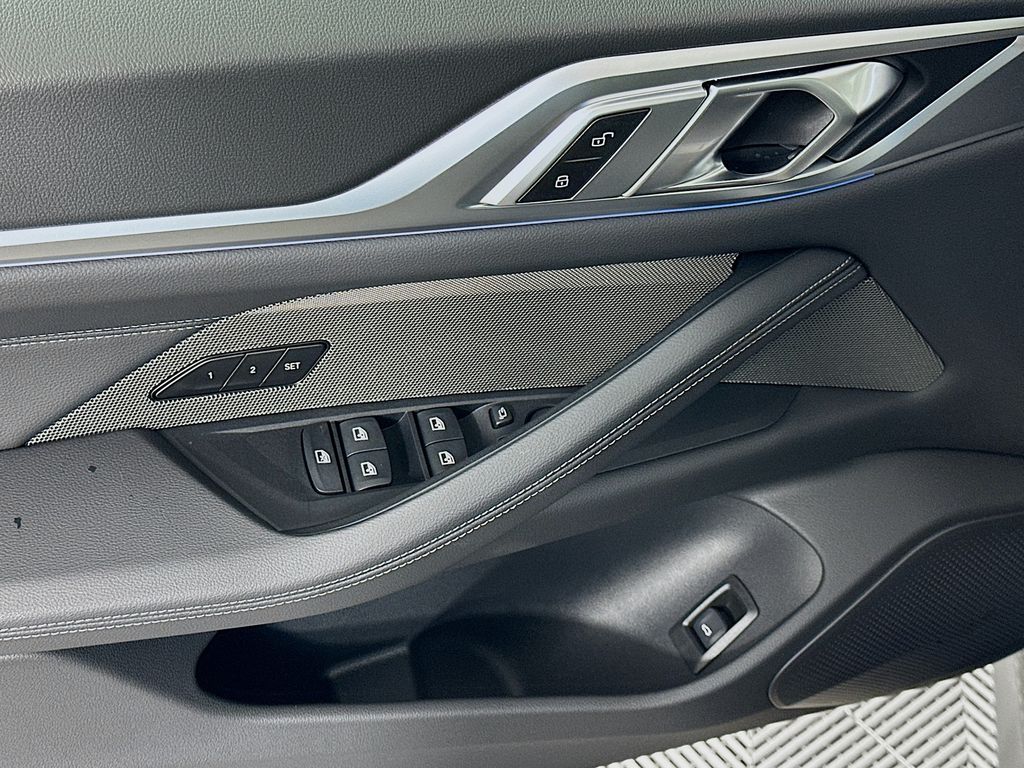 Thumbnail: 2026 BMW i4 - 20