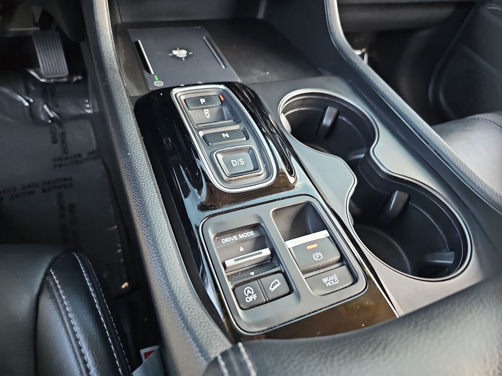 Used 2025 Honda Pilot SUV