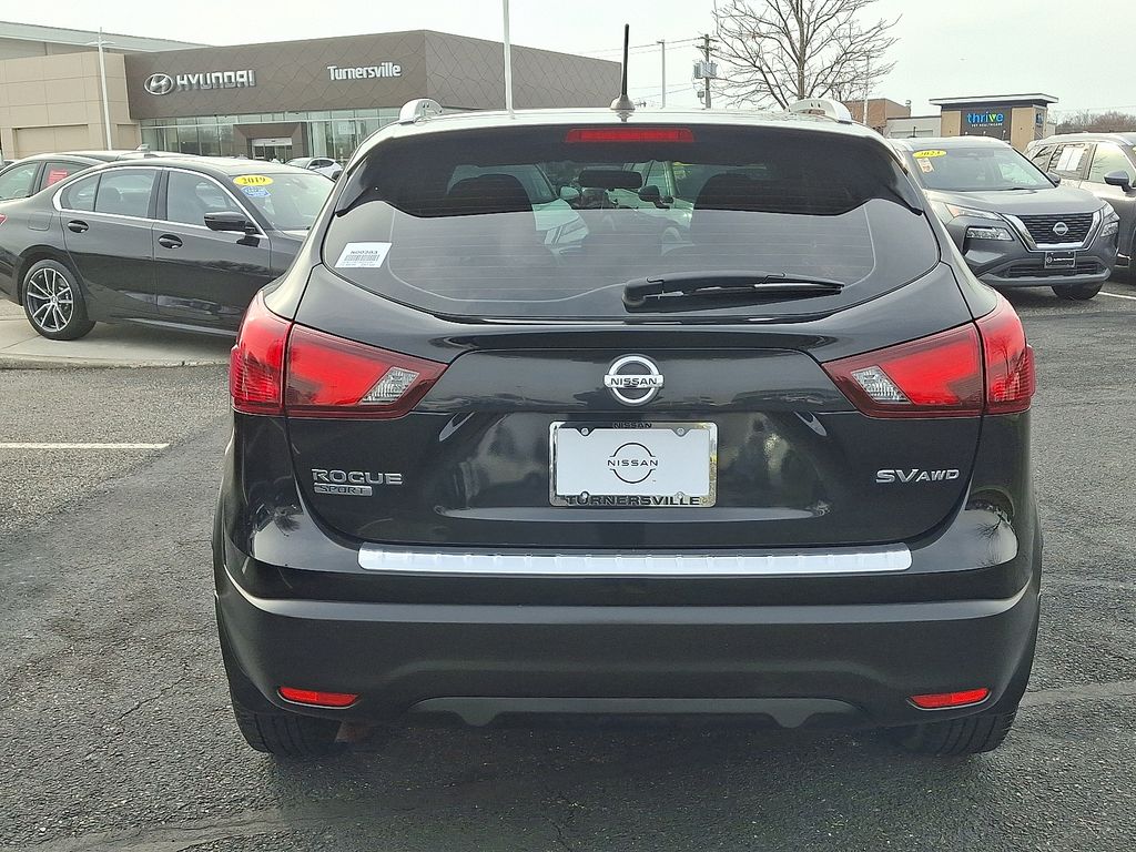 Thumbnail: 2018 Nissan Rogue Sport - 5