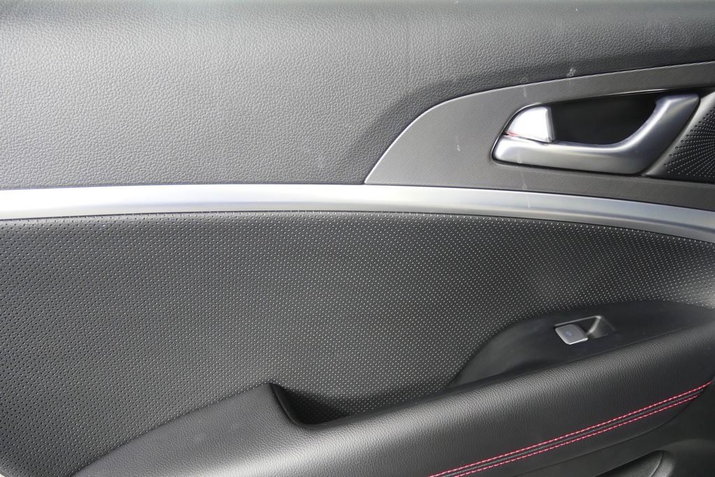 Thumbnail: 2024 Genesis G70 - 14