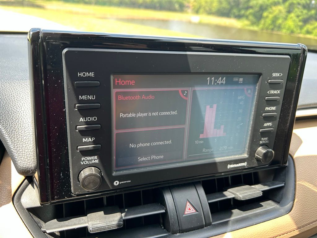 Thumbnail: 2020 Toyota RAV4 - 24