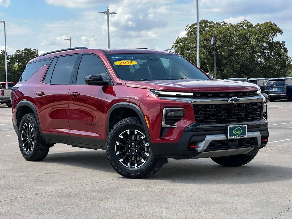 Radiant Red Tintcoat 2025 Chevrolet Traverse SUV / Crossover Four-Wheel Drive 8-Speed Automatic