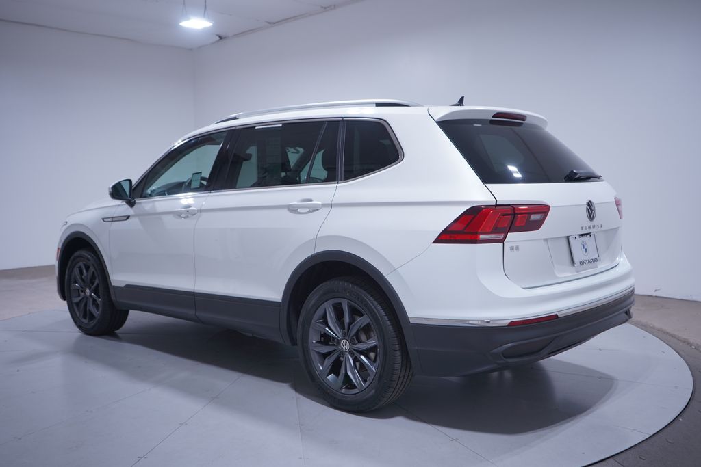 Thumbnail: 2023 Volkswagen Tiguan - 3