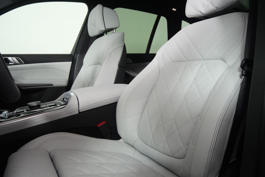 Thumbnail: 2026 BMW X5 - 11