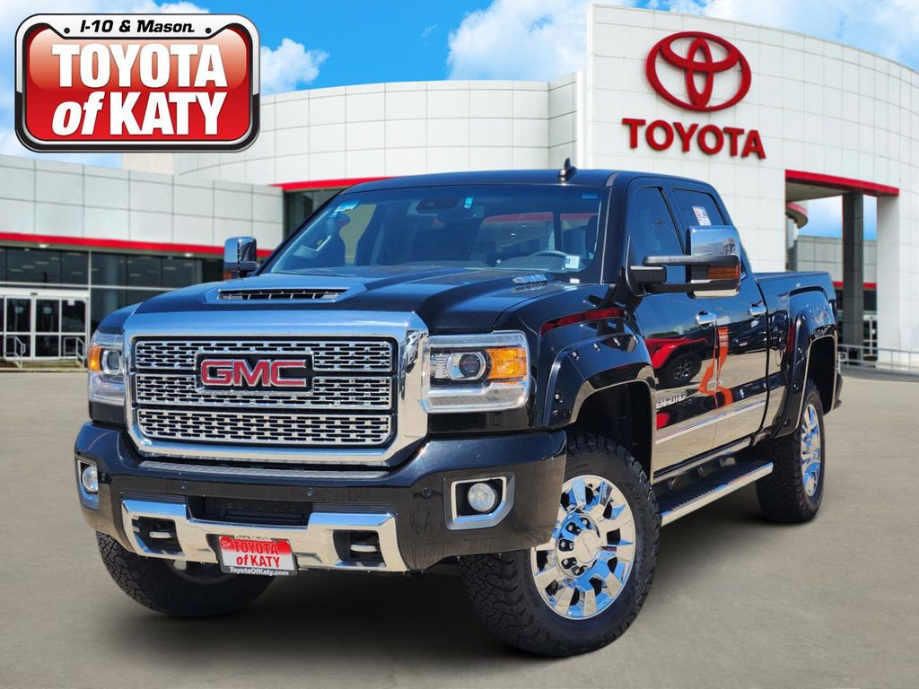 2019 GMC Sierra 4WD Crew Cab Standard Box Denali's photo