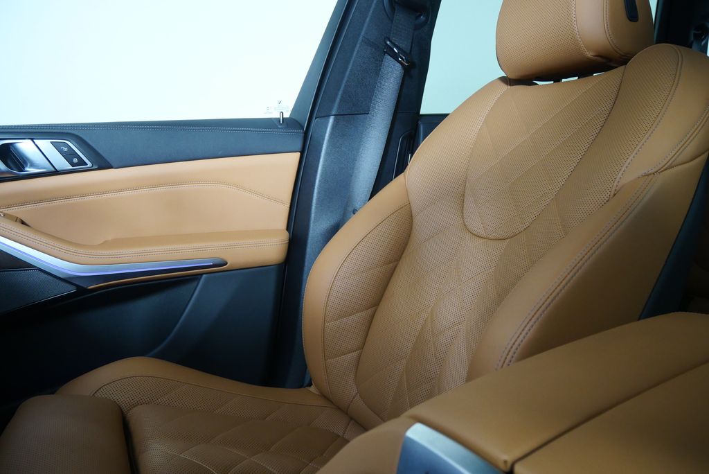 Thumbnail: 2023 BMW X5 - 29