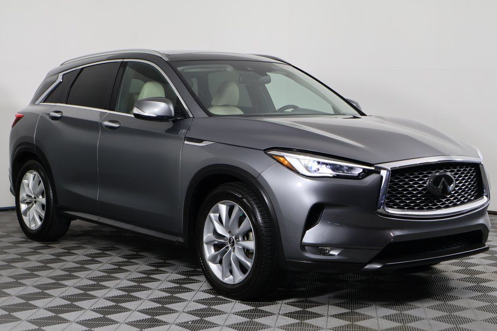 Thumbnail: 2019 INFINITI QX50 - 3