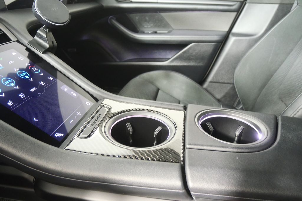 Thumbnail: 2021 Porsche Taycan - 29