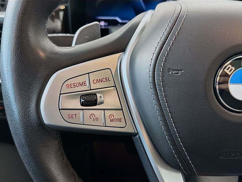 Thumbnail: 2023 BMW X7 - 11