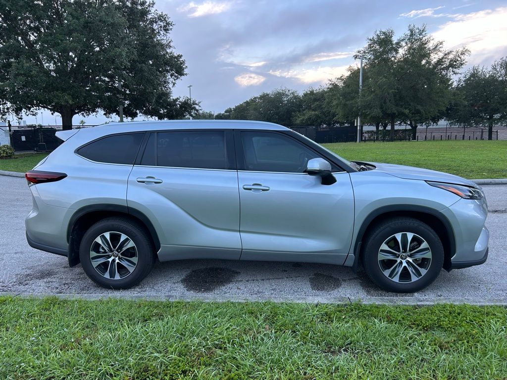 Thumbnail: 2024 Toyota Highlander - 6