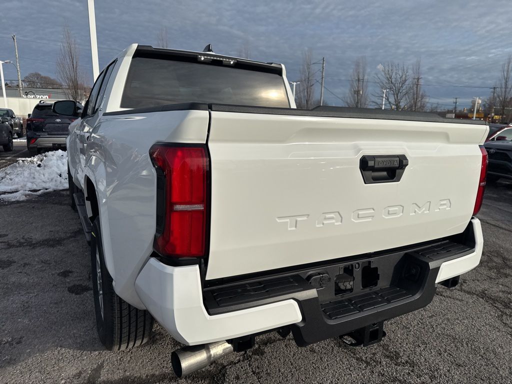 2026 Toyota Tacoma SR5 - Photo 12