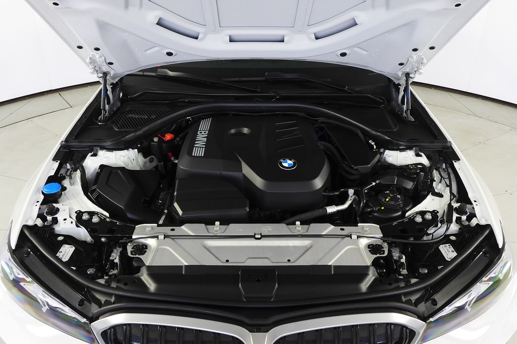 Thumbnail: 2025 BMW 3 Series - 6