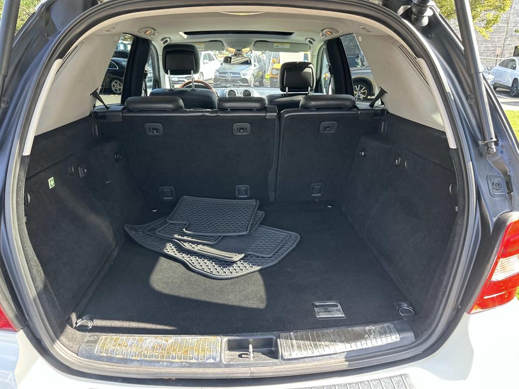 Thumbnail: 2011 Mercedes-Benz M-Class - 28