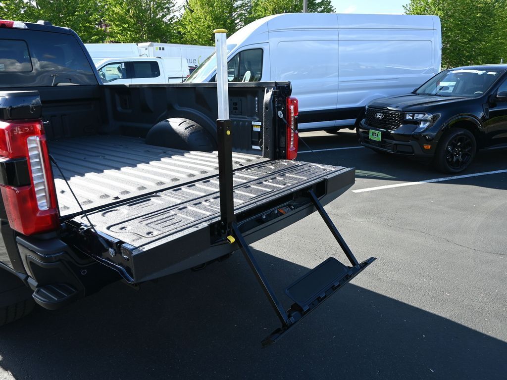 2025 Ford F-350 Super Duty Lariat