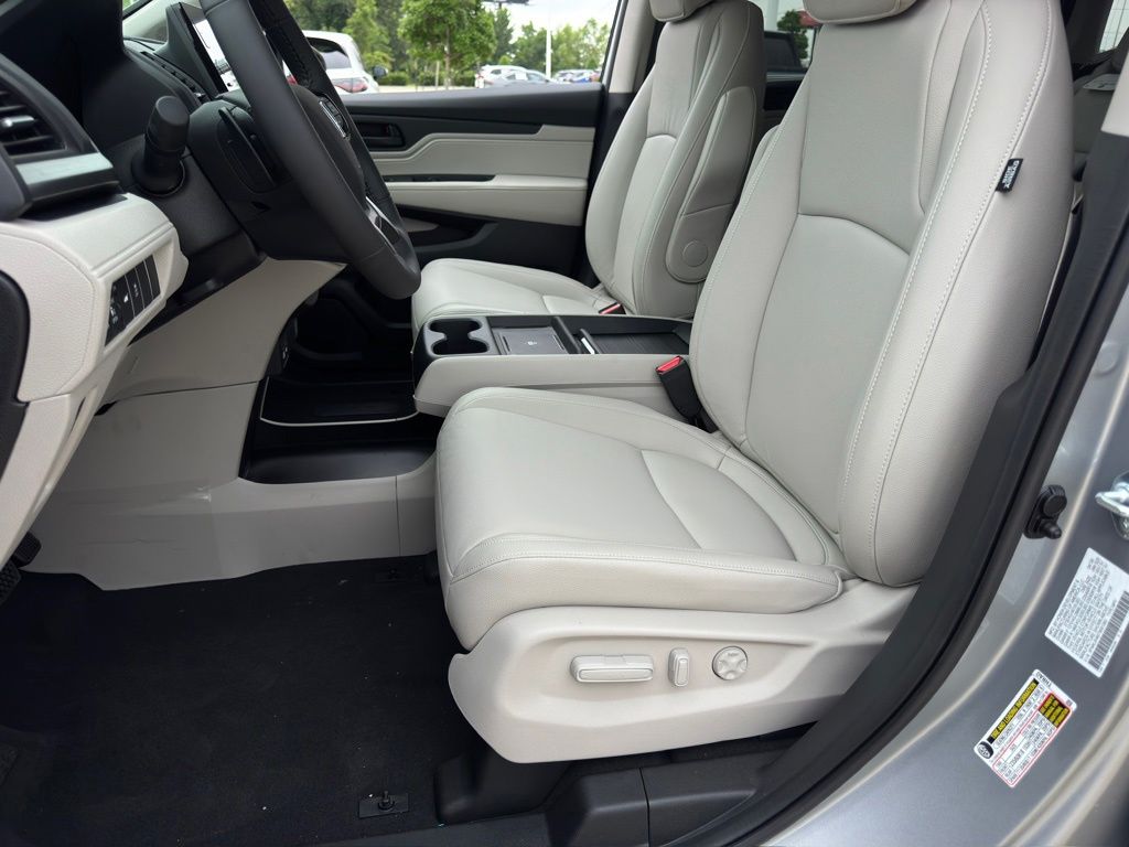 2026 Honda Odyssey EX-L Silver at Community Honda