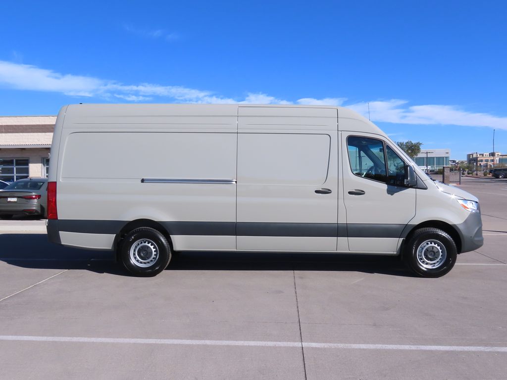 2025 Mercedes-Benz Sprinter 2500 4