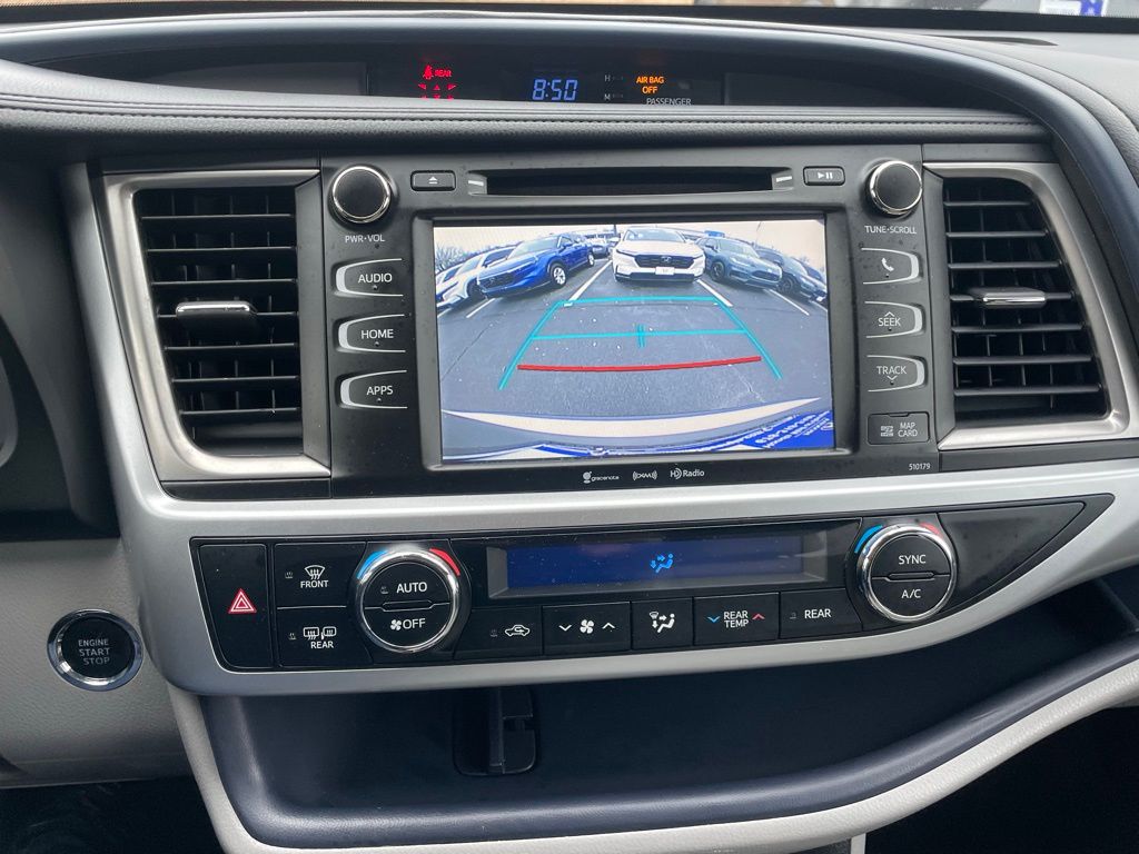 Thumbnail: 2017 Toyota Highlander - 17