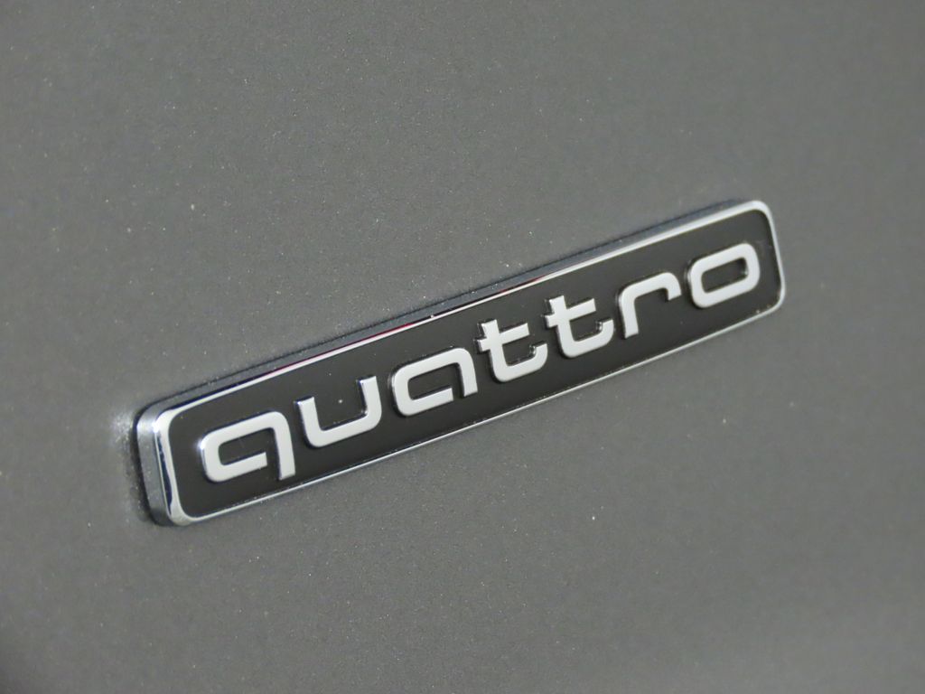 Thumbnail: 2026 Audi Q7 - 10