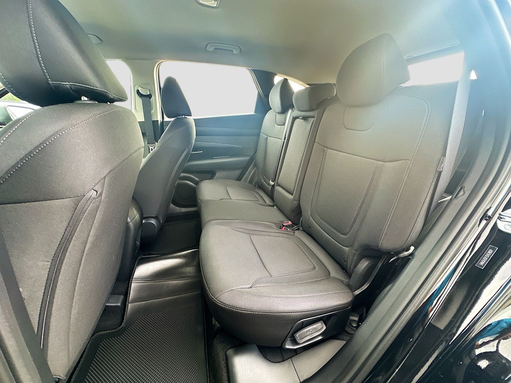 2025 Hyundai Tucson SE 16