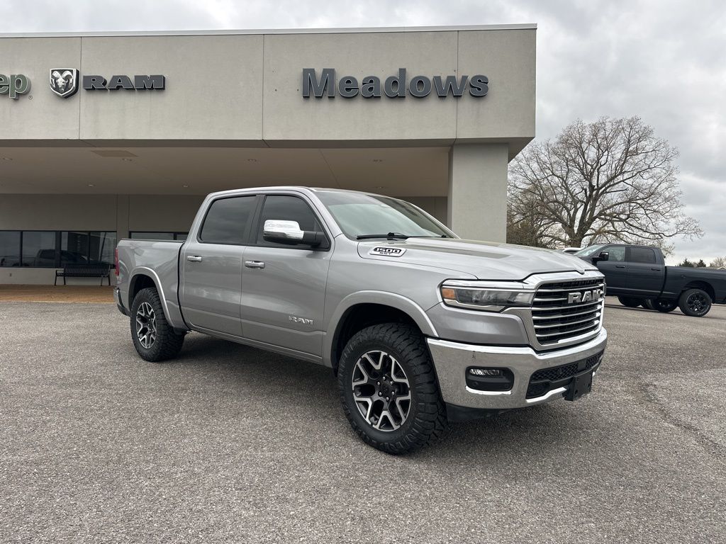 2025 RAM 1500 Laramie Crew Cab 4WD