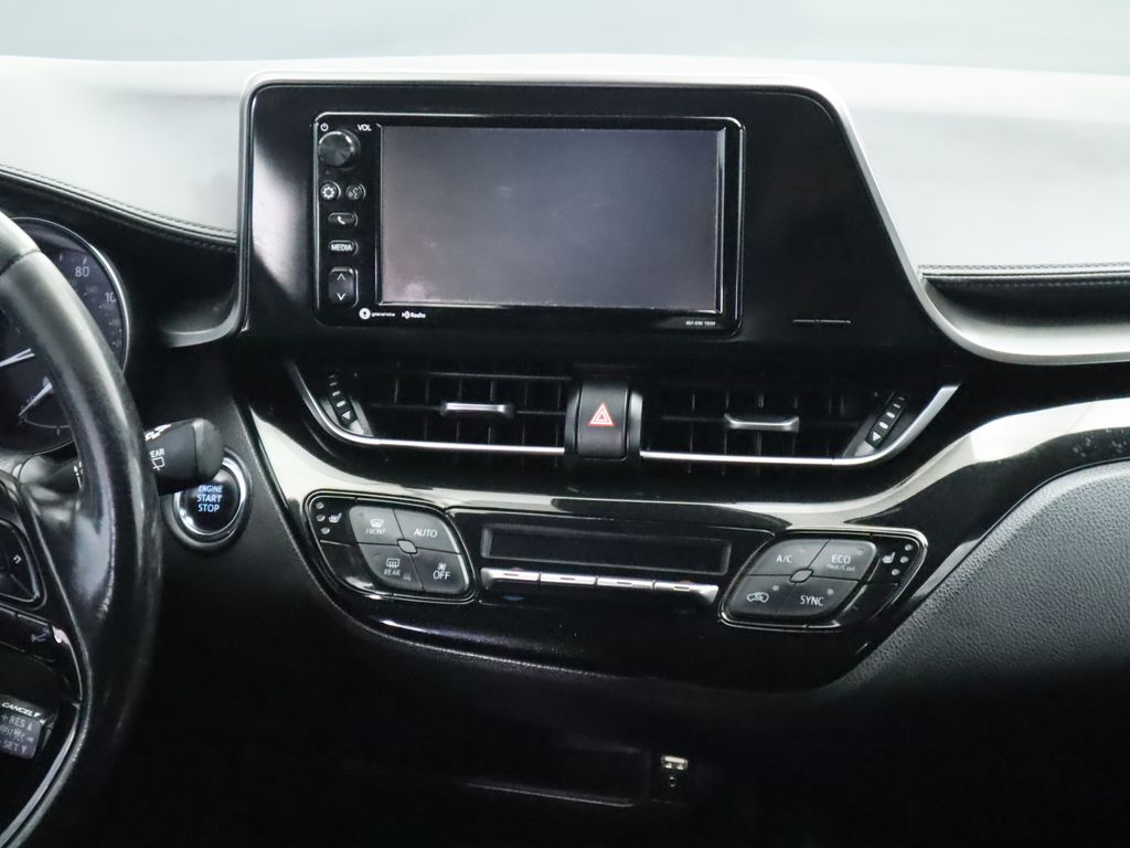 2018 Toyota C-HR XLE 14