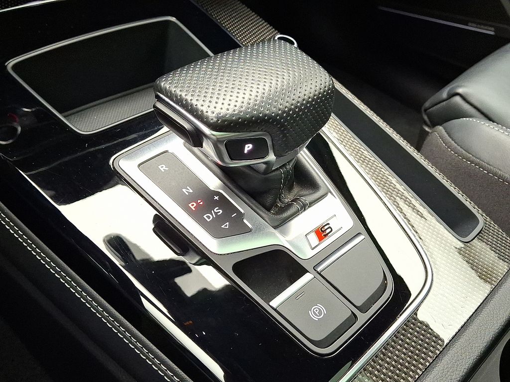 Thumbnail: 2023 Audi SQ5 - 15