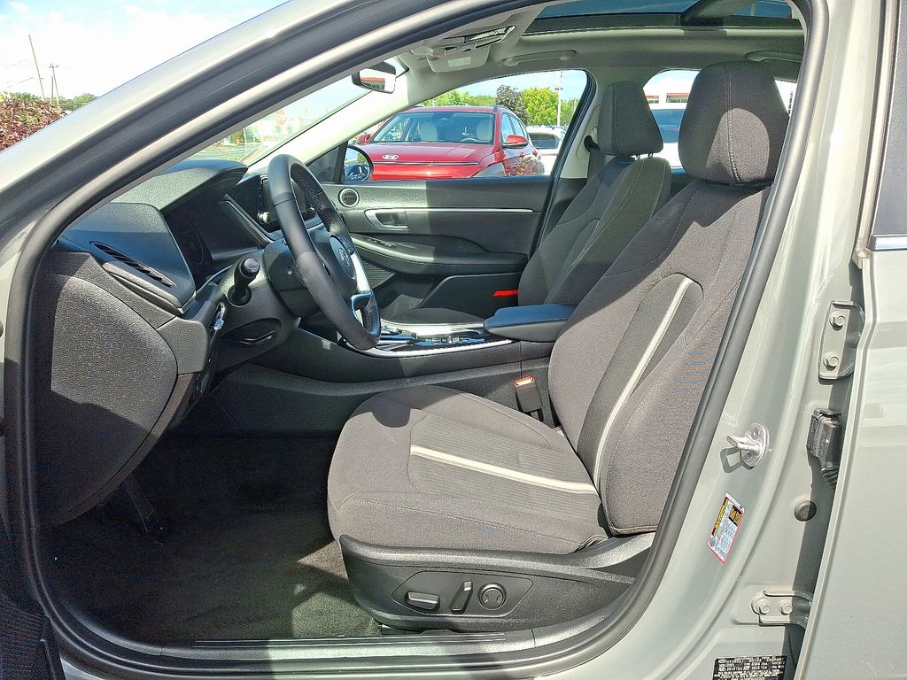 Thumbnail: 2023 Hyundai Sonata - 15