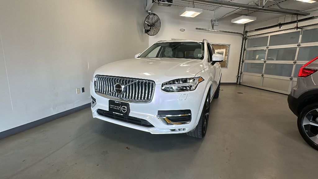 Crystal White 2024 Volvo XC90 B6 Plus Bright Theme 7-Passenger AWD SUV / Crossover All-Wheel Drive Automatic