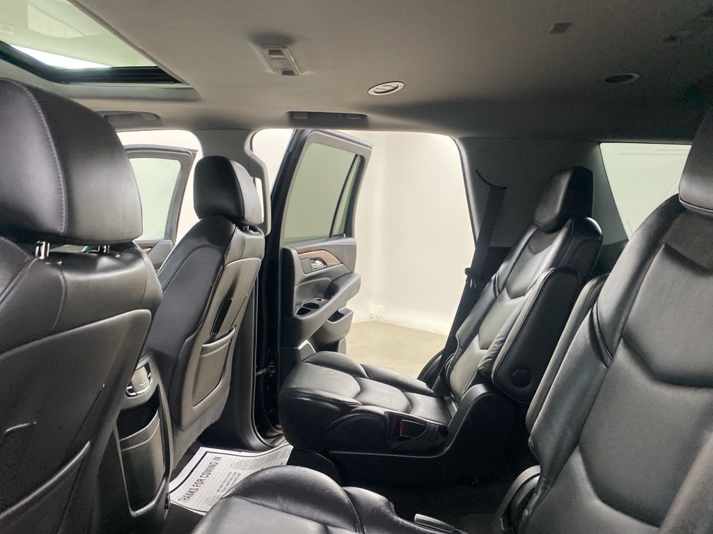 2020 Cadillac Escalade Luxury photo