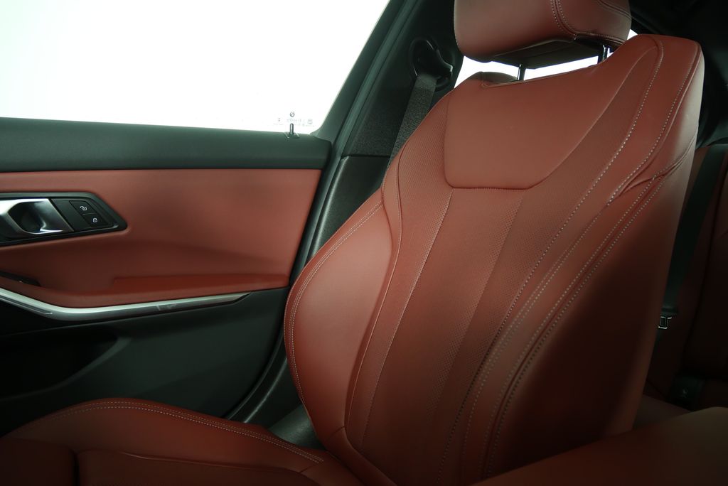 Thumbnail: 2025 BMW 3 Series - 28