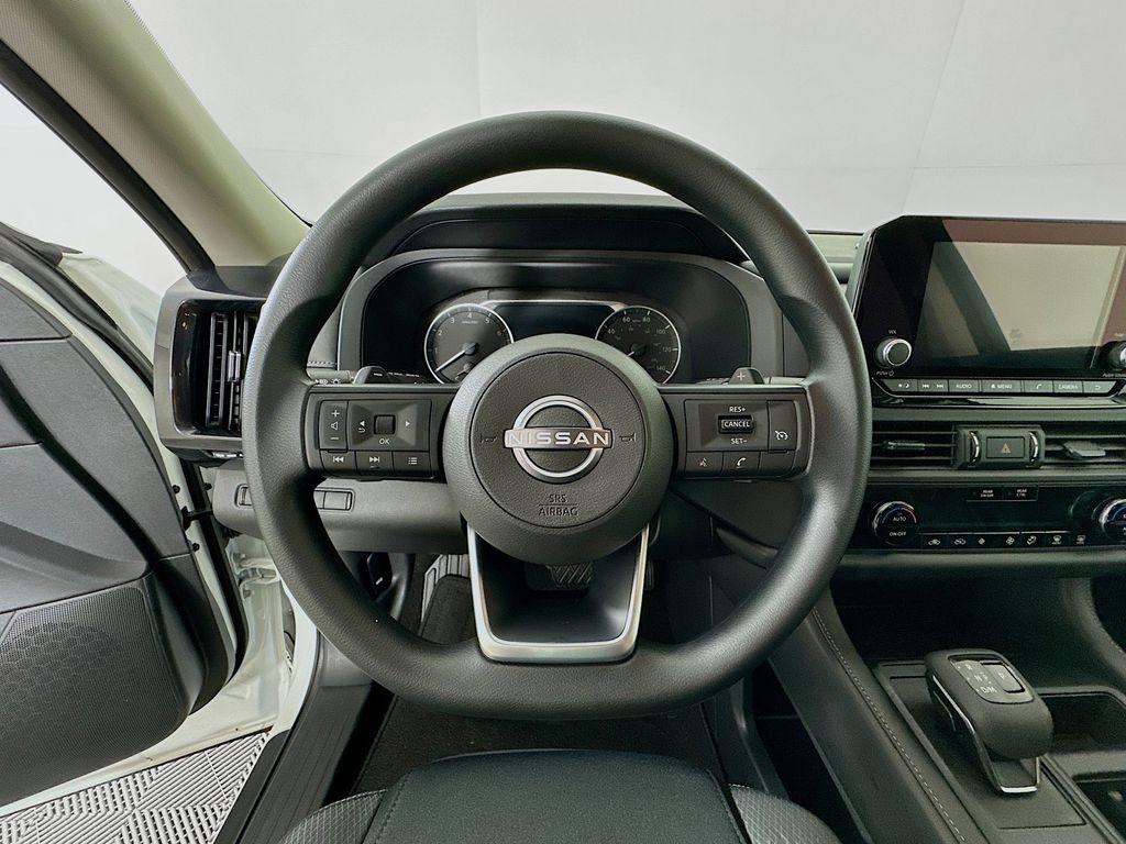 2024 Nissan Pathfinder S 11