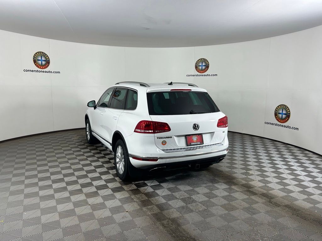 Used 2017  Volkswagen V6 Sport image 21