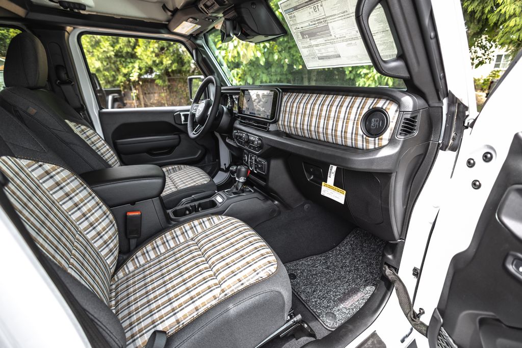 2026 Jeep Gladiator 85th Anniversary Edition thumbnail 31