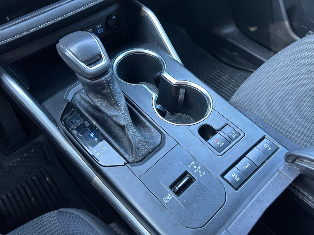 Thumbnail: 2022 Toyota Highlander - 27