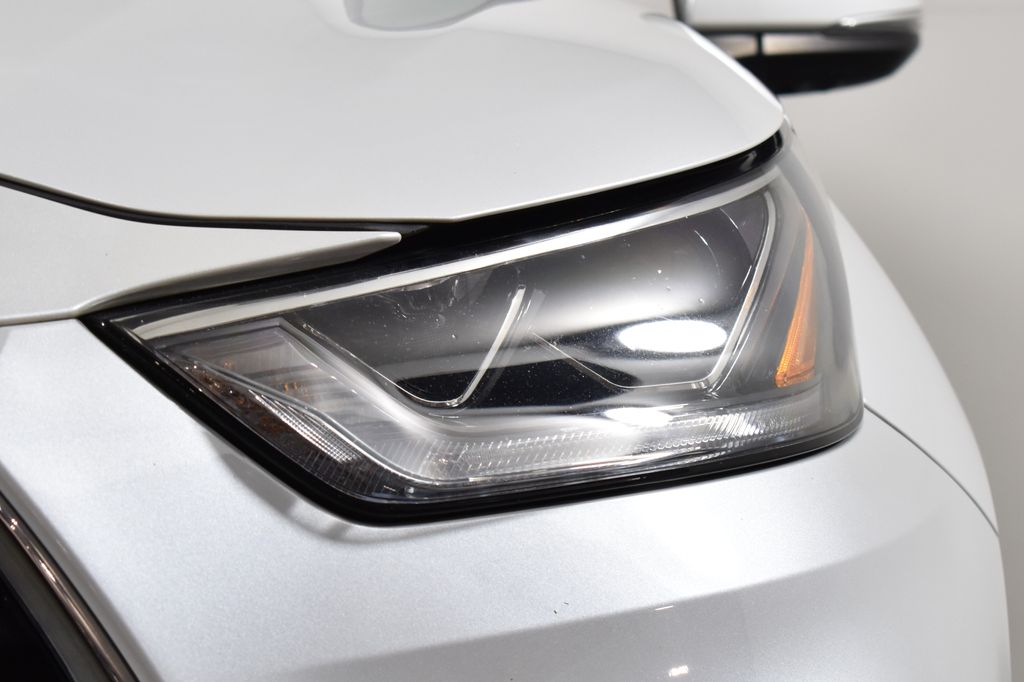 Thumbnail: 2022 Toyota Highlander - 12