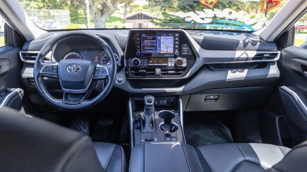 Used 2022 Toyota Highlander XLE 4D Sport Utility