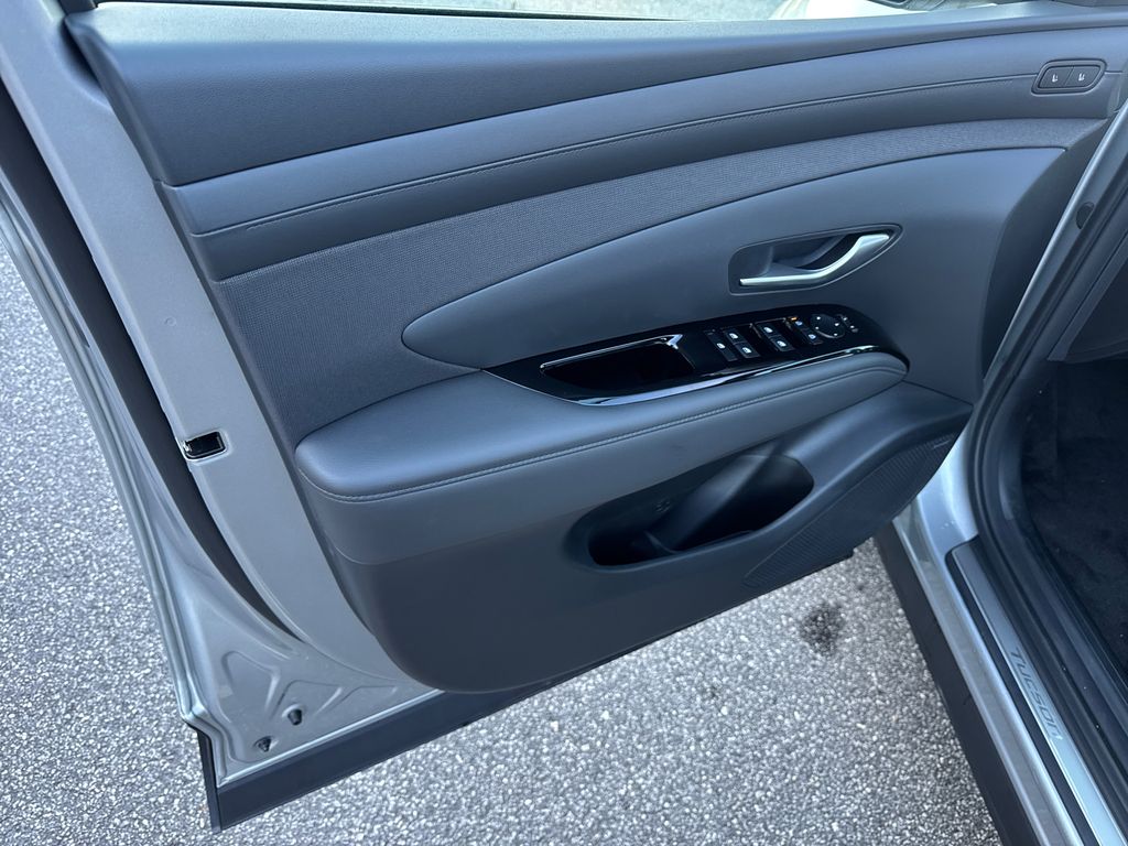 2025 Hyundai Tucson Hybrid Limited - 9