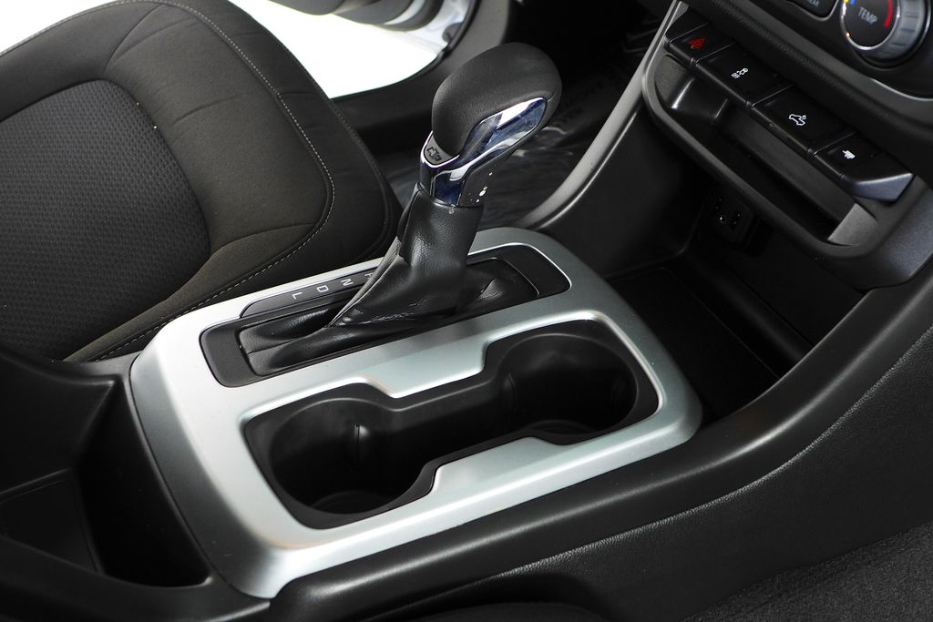 Thumbnail: 2022 Chevrolet Colorado - 15