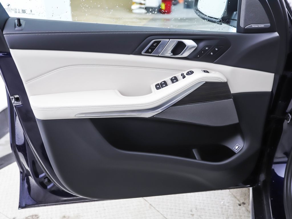 Thumbnail: 2026 BMW X5 - 9