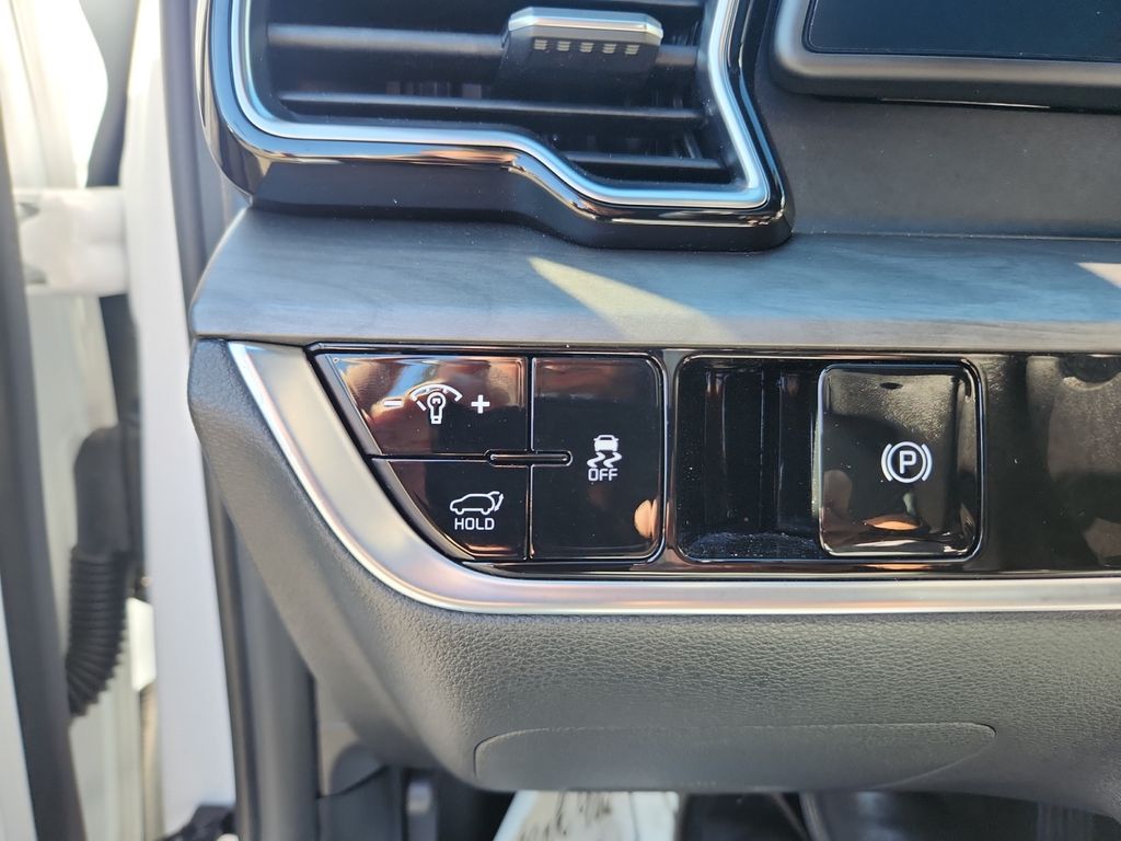 2024 Kia Sportage X-Line White at South Hills Kia