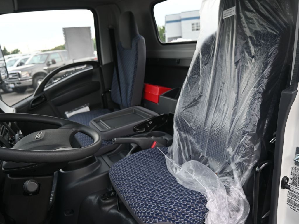 2024 Isuzu NPR HD 