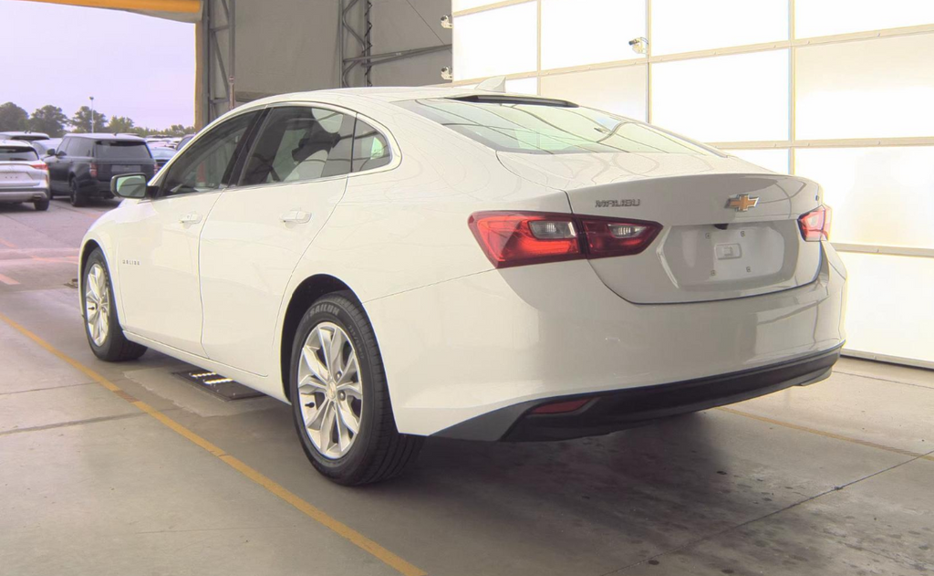 Summit White 2023 Chevrolet Malibu LT with 1LT FWD Sedan Front-Wheel Drive Continuously Variable Transmission