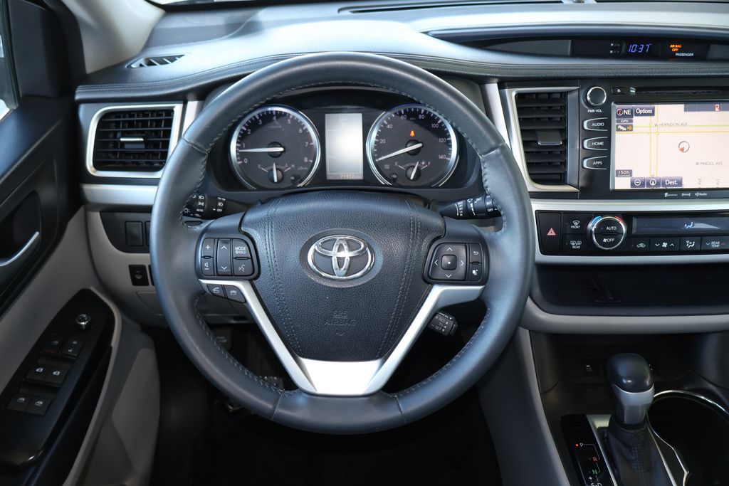 2016 Toyota Highlander XLE 12