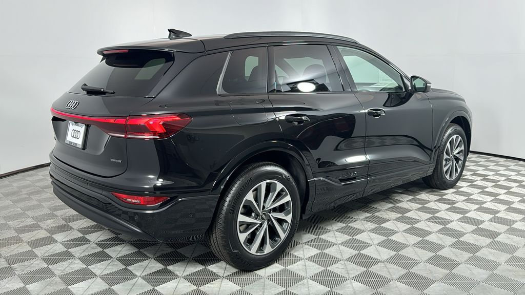 Thumbnail: 2025 Audi Q6 e-tron - 5
