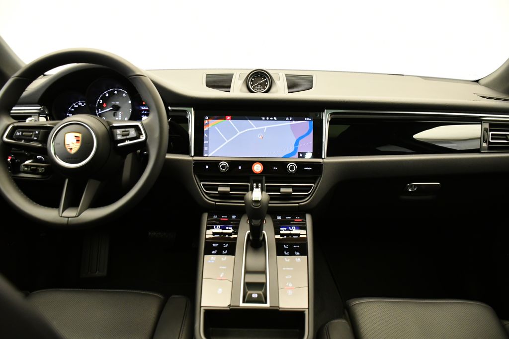 Thumbnail: 2026 Porsche Macan - 22