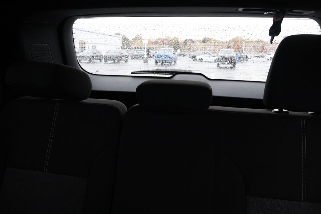 Thumbnail: 2025 GMC Acadia - 32