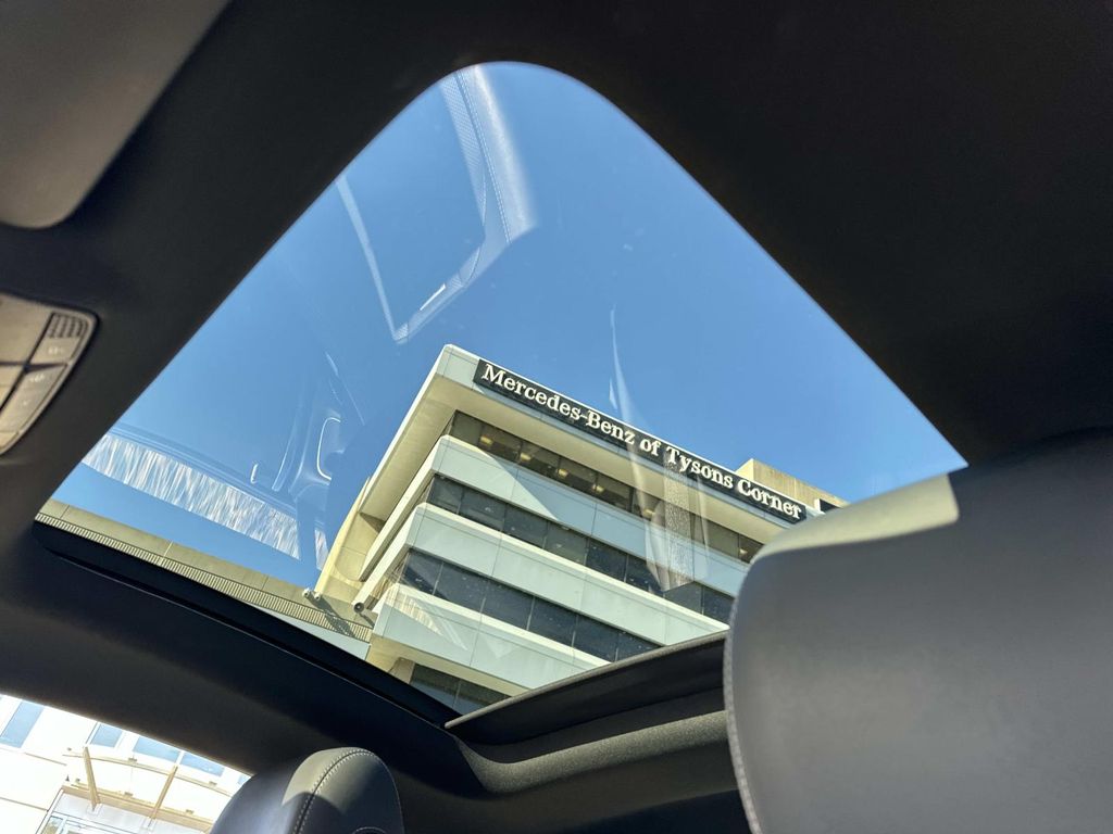 Thumbnail: 2021 Mercedes-Benz E-Class - 29