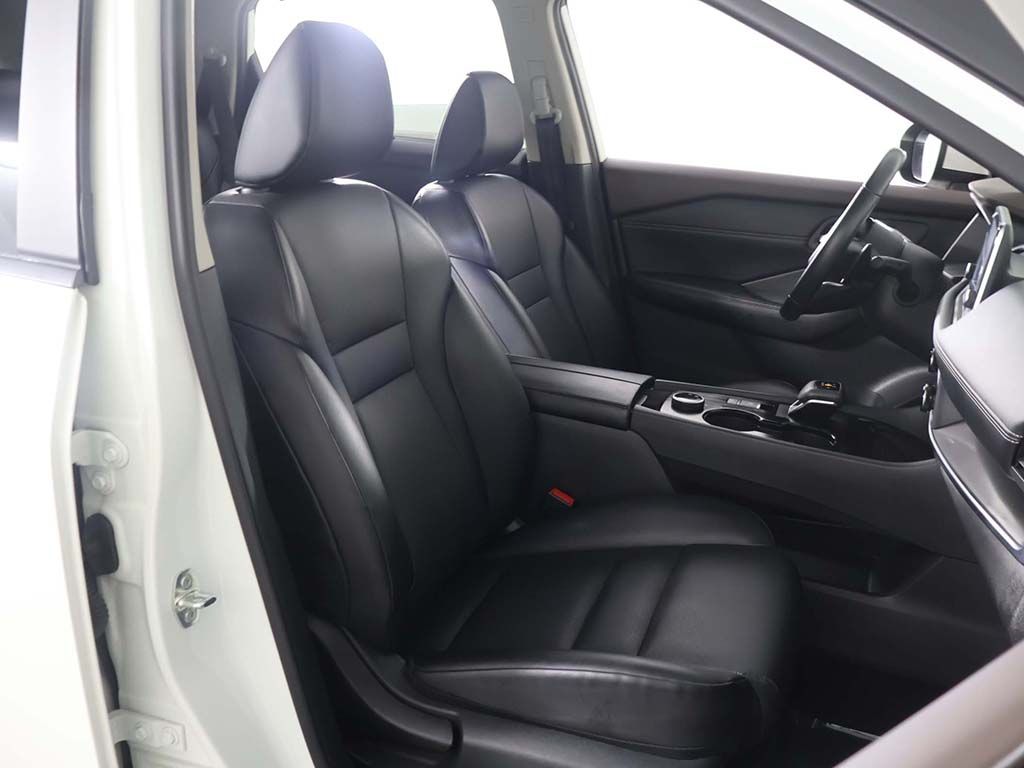 Used 2023 White Nissan SV image 32